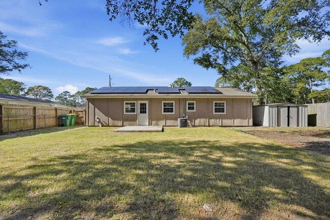 Building Photo - 3 bedroom in Mary Esther Heights!