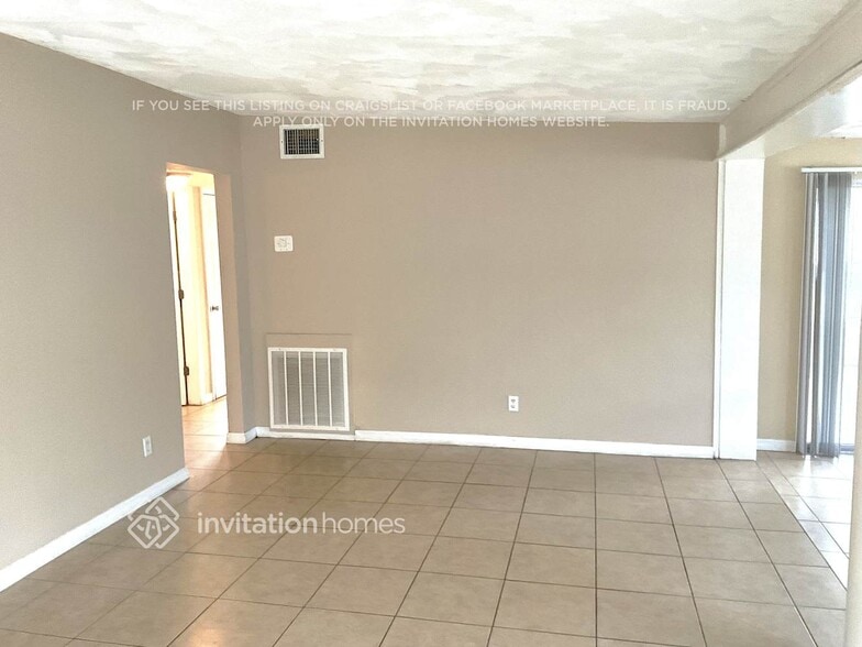 Building Photo - 1909 Yale Ave