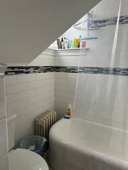 Building Photo - 257 Gano St