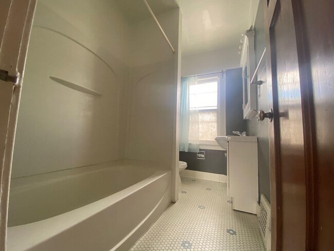 Building Photo - 2259 N 72nd St