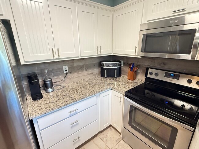 Building Photo - 1226 Amanda Dr