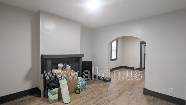 Building Photo - 3017 Glendale Ave