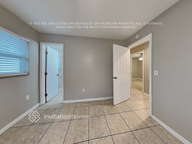 Building Photo - 6146 Balboa Dr