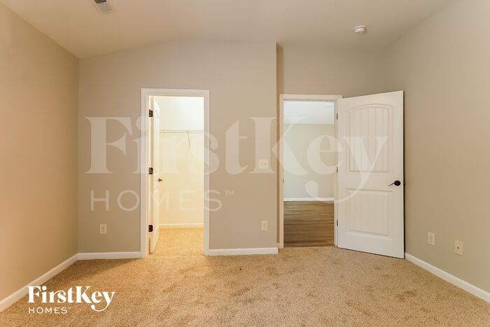 Building Photo - 321 Reed Way