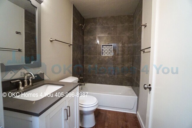 Building Photo - Move in ready. Updated 3 bed in NW OKC!