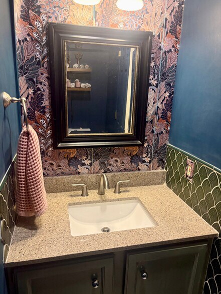 Building Photo - 300 NC-54