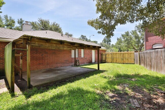 Building Photo - 25215 Aughton Dr
