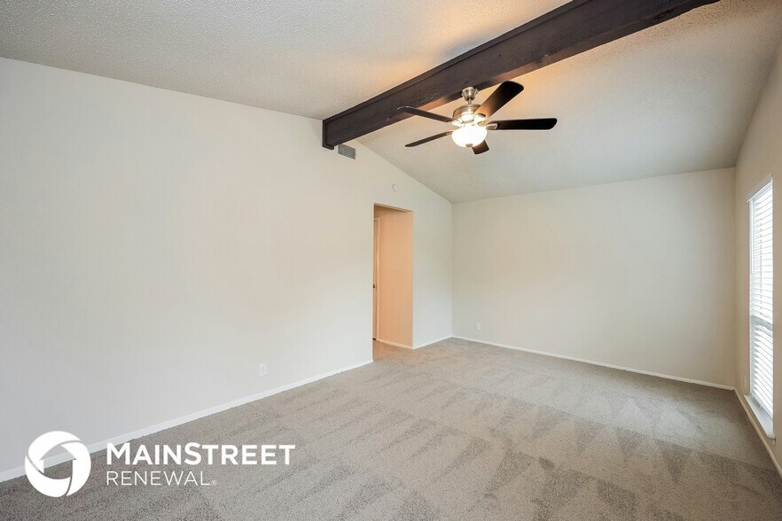 Building Photo - 9501 Chelmsford Dr