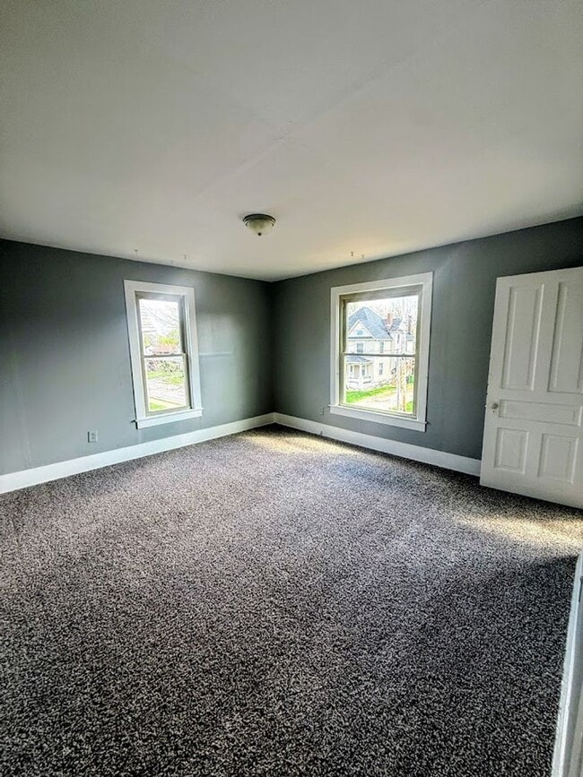 Building Photo - Spacious 4-Bedroom Home in North Canton – Prime Location