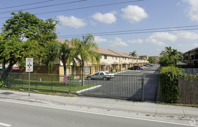Building Photo - Midway Villas