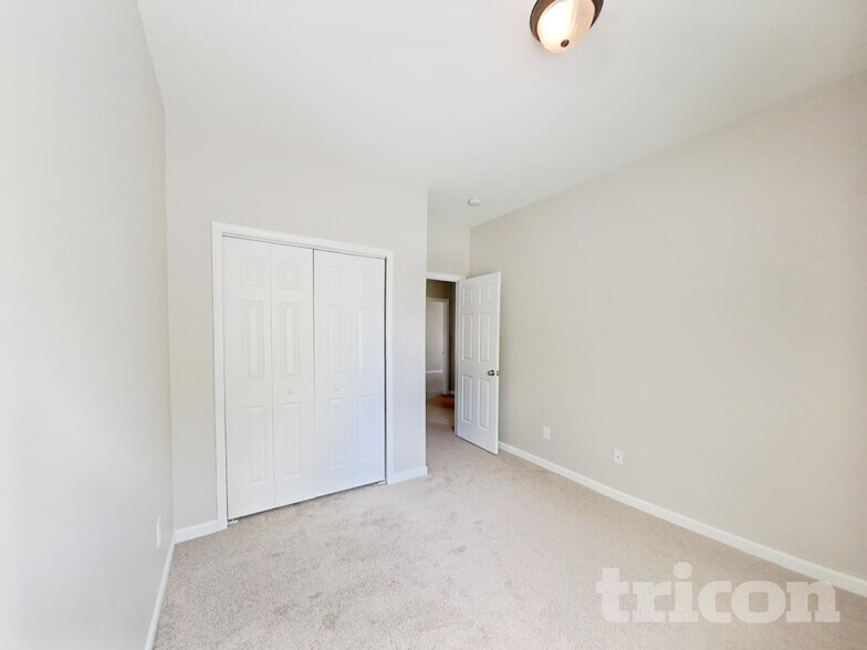 Building Photo - 4 Cliffview Ct