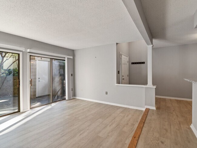 Building Photo - 1st Floor unit in Fourth Ward