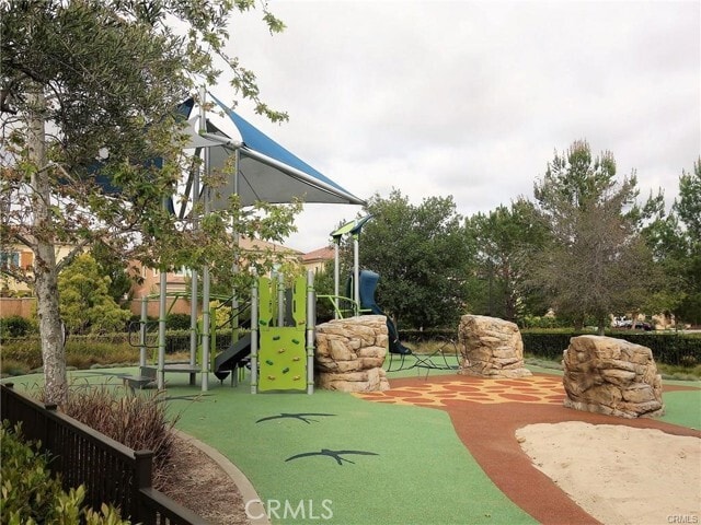 Building Photo - 64 Ashdale