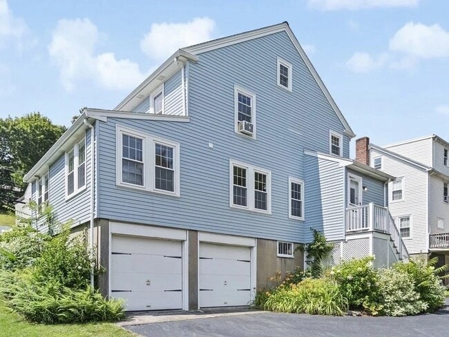 Building Photo - 116 Villa St