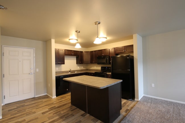 Building Photo - Red Oak Senior Apartments