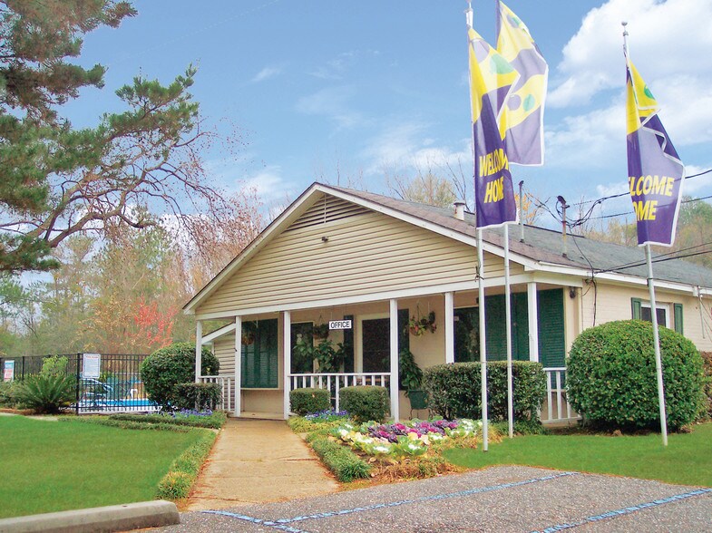 The Grande at Brookley 1601 Neshota Dr Mobile AL 36605 Apartment Finder