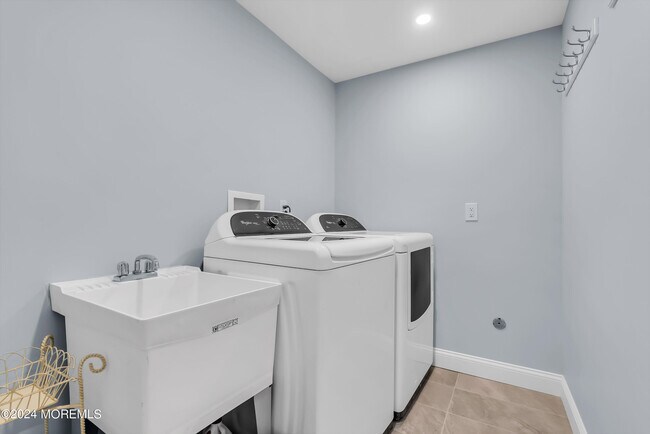 Building Photo - 118 Beacon Blvd