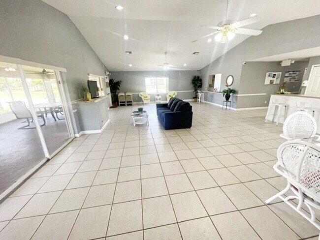 Building Photo - MIDPORT II CONDO