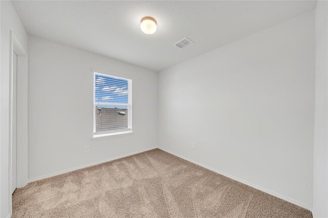 Building Photo - 2050 Egret Ave