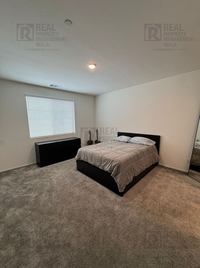 Building Photo - Beautiful 3 Bed, 2 Bath Single-Story Home in McSweeny Farms with Open-Concept Living