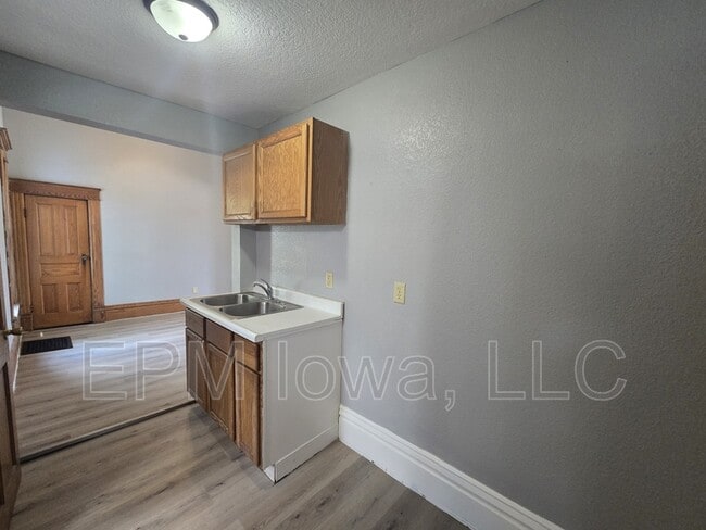 Building Photo - 301 Leland Ave