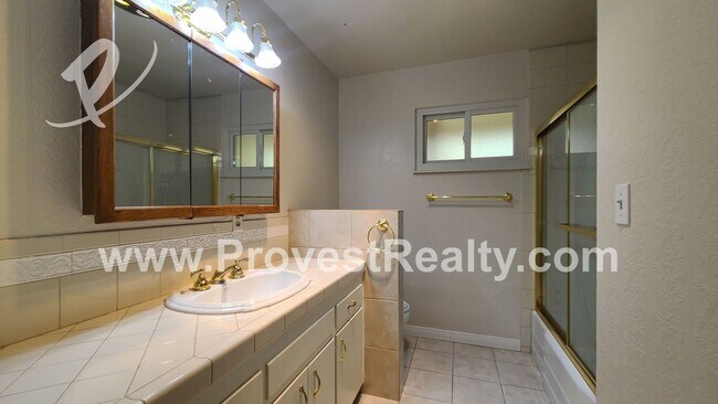 Building Photo - 3 Bed, 2 Bath Hesperia Home!!!