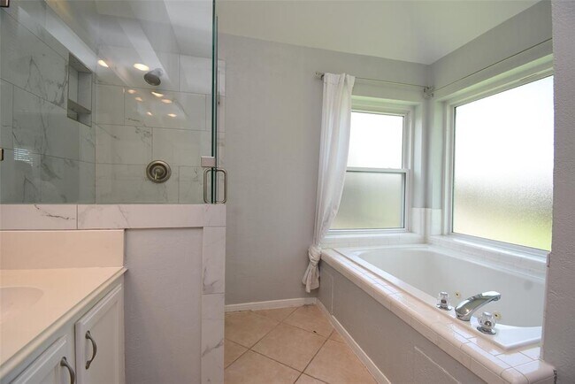 Building Photo - 1110 Ferndale Ct