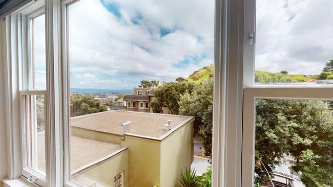Building Photo - Elegant & Updated 2BR / 1BA Apartment with Beautiful City Views — Corona Heights