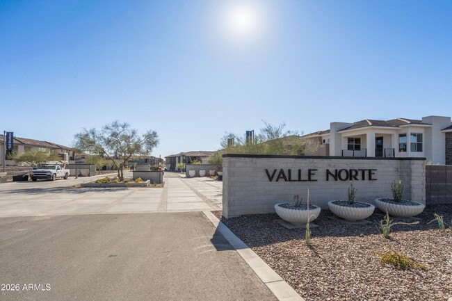 Building Photo - 2121 W Sonoran Desert Dr