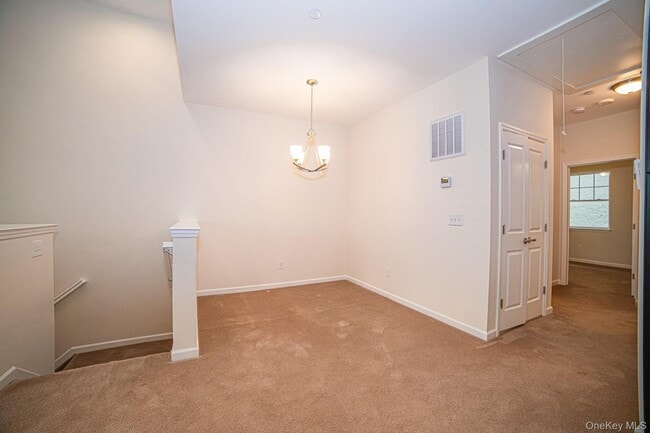 Building Photo - 6 Sophia Ct