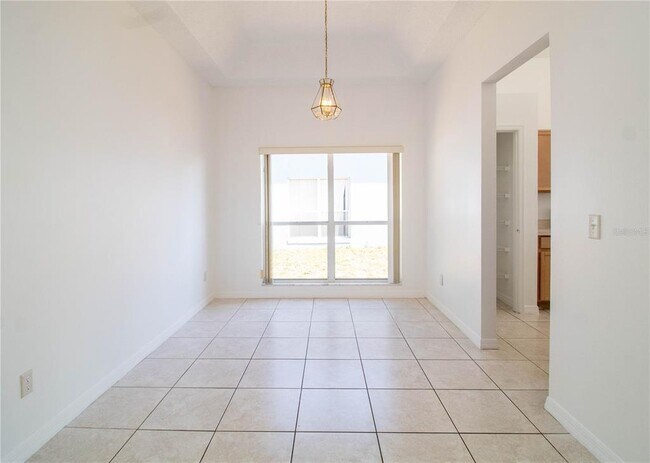 Building Photo - 667 Downing Cir