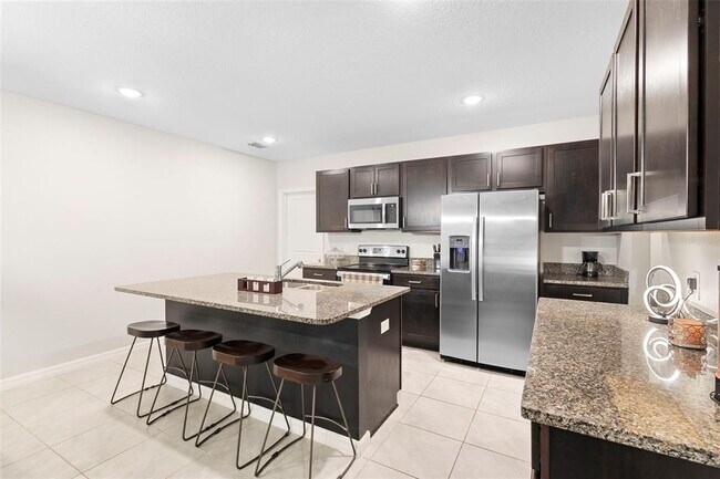 Building Photo - 635 Belgrove St