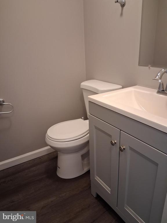 Building Photo - 929 Topview Dr