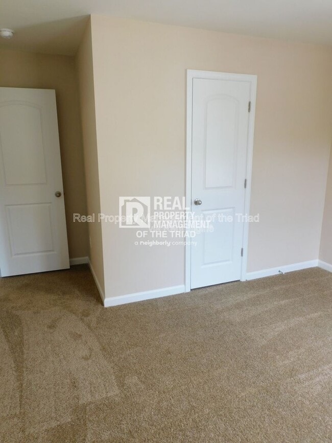 Building Photo - 10 Loblolly Ct