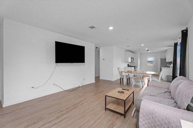 Building Photo - 732 Autumn Cherry Trl