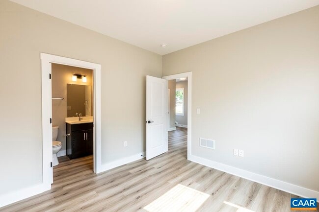 Building Photo - 103 Thomas Dr