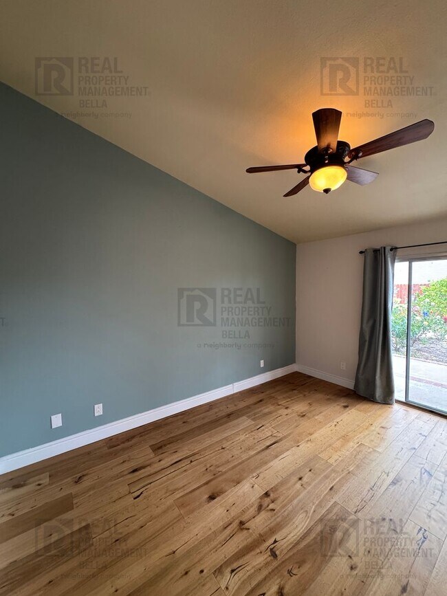 Building Photo - Spacious & Stylish Living in the Heart of Lake Elsinore
