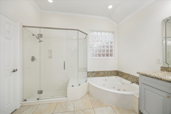 Building Photo - 1523 Orchard Park Dr