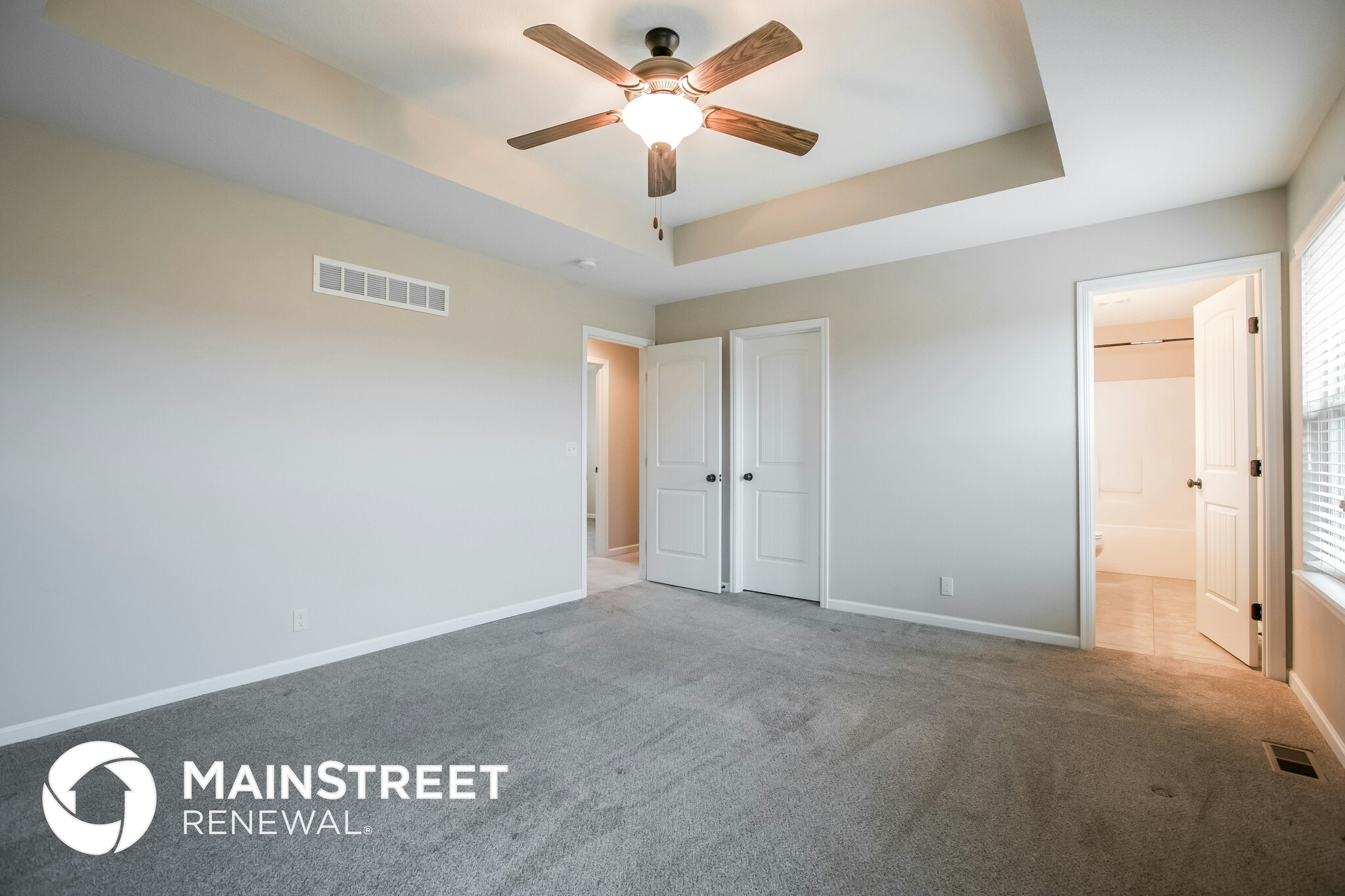 Building Photo - 1305 NW High View Dr