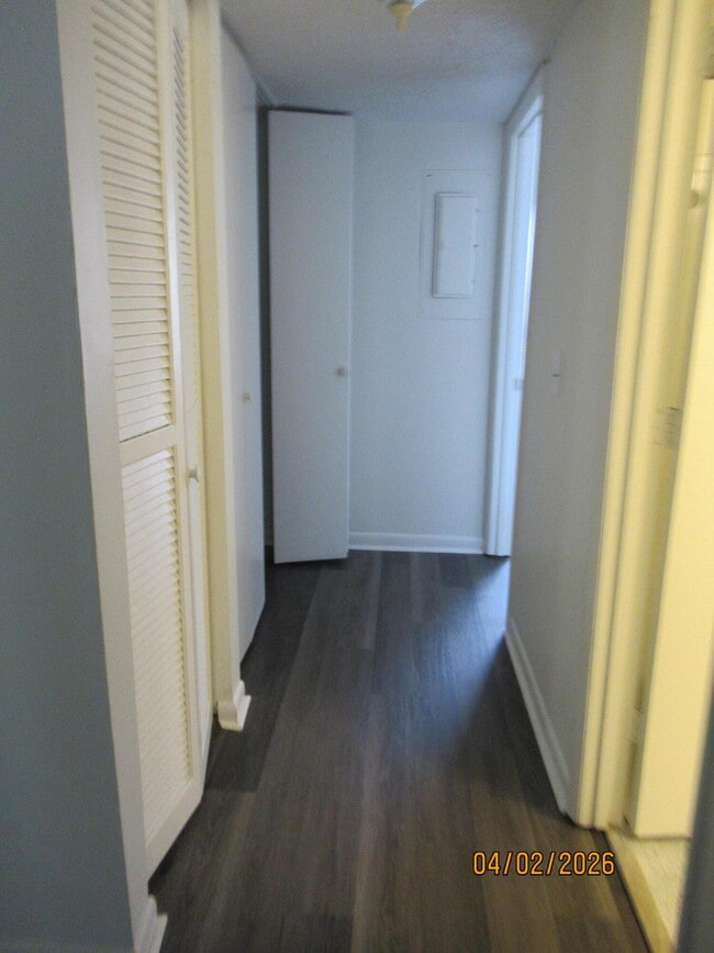 Building Photo - 251 Rast St