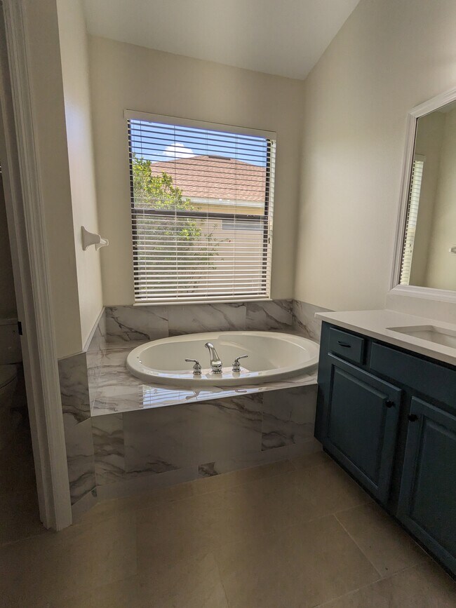 Master Bath - 12664 Cara Cara Loop