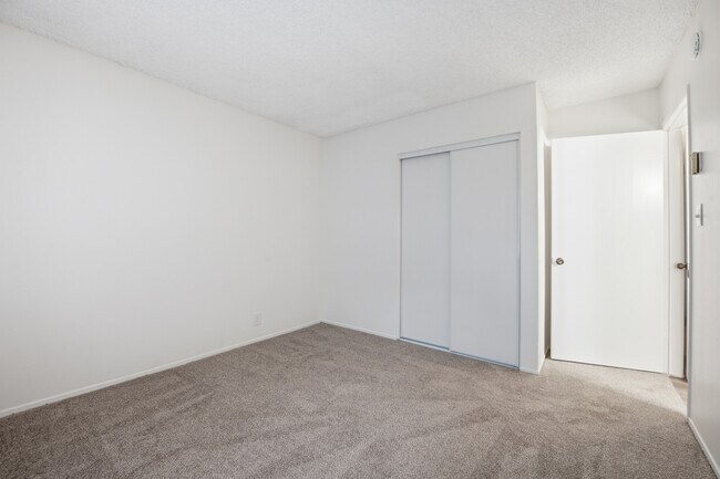 Building Photo - 1022 San Marino Dr