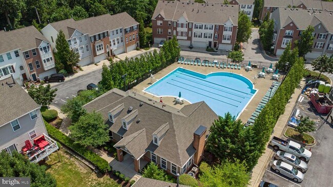 Building Photo - 7129 Water Oak Rd