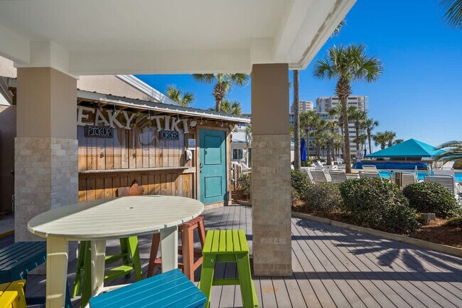 Building Photo - 7205 Thomas Dr