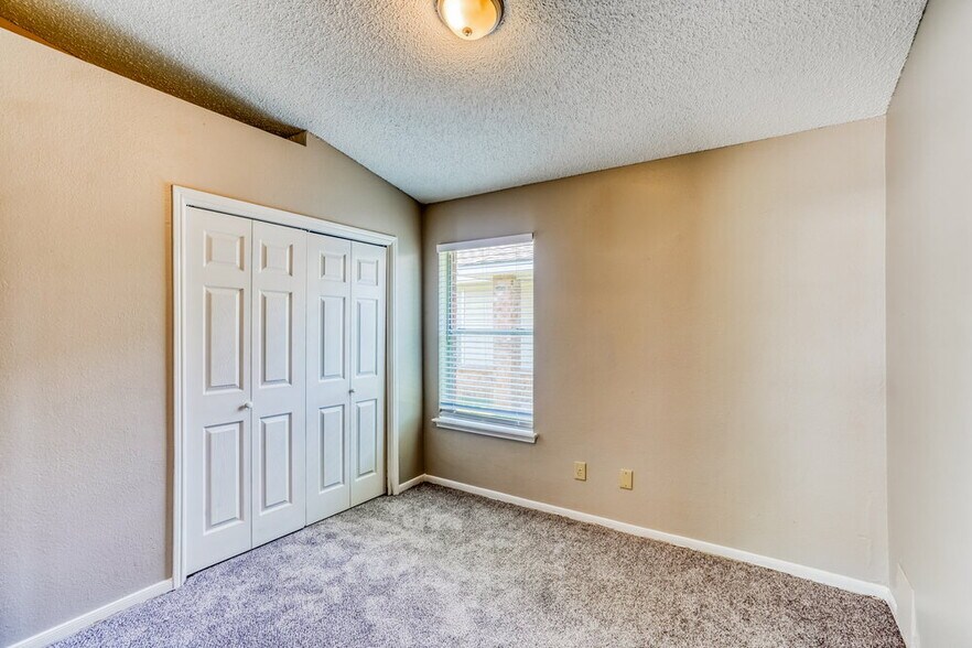 Building Photo - 7706 Ellis Dr