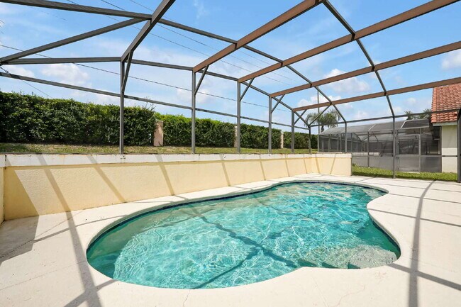 Building Photo - "Furnished 4-Bedroom Pool Home – Comfort and Style in Davenport"