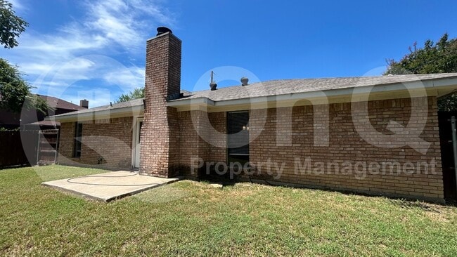 Building Photo - 4904 Brookhollow Dr