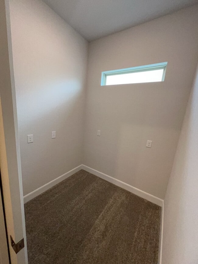 Building Photo - 5714 Caracara St