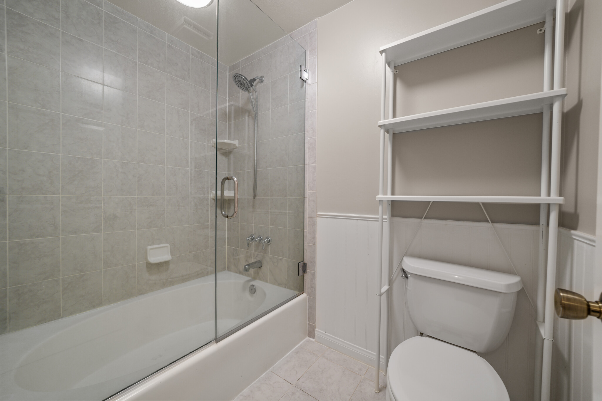 Master Bathroom - 15231 Magnolia Blvd