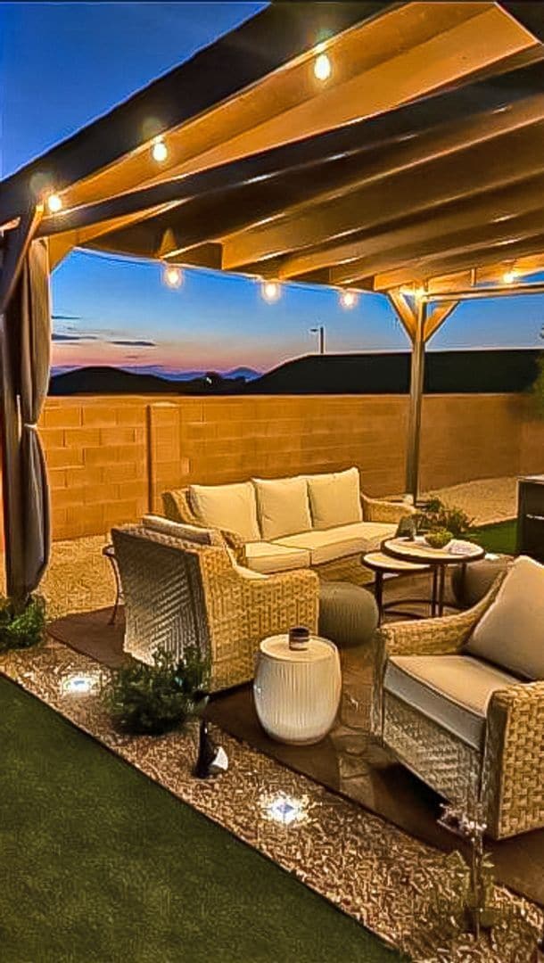 Building Photo - Charming 3 Bedroom 2 Bath Home